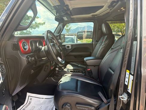 Used 2019 Jeep Wrangler Unlimited Rubicon w/ Cold Weather Group AWD/4WD image 24