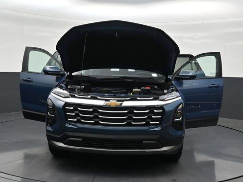 Used 2025 Chevrolet Equinox LT FWD image 36