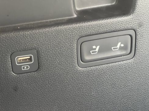 Used 2022 Hyundai Palisade Limited image 23