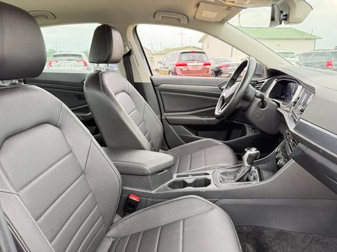 Used 2024 Volkswagen Jetta SE FWD image 37