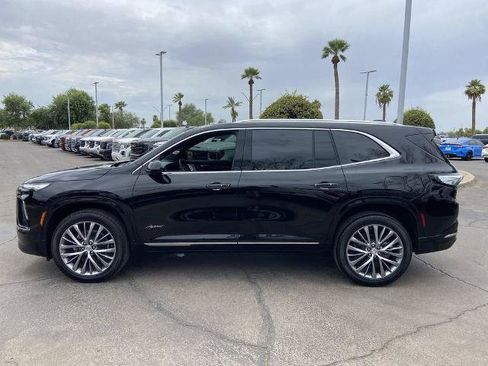 Used 2026 Buick Enclave Avenir w/ Super Cruise Package FWD image 4