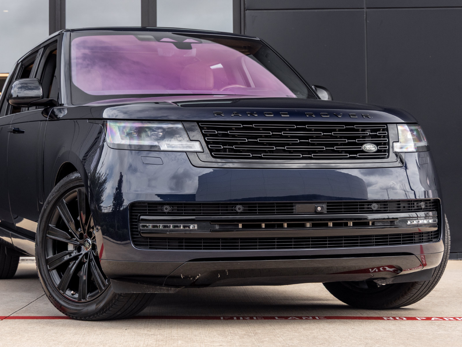 Used 2023 Land Rover Range Rover Long Wheelbase SE AWD/4WD image 5