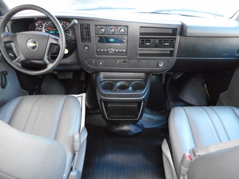 Used 2010 Chevrolet Express 1500 LS image 23