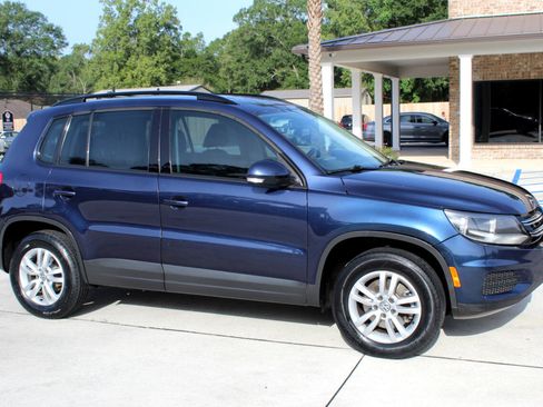 Used 2016 Volkswagen Tiguan S image 3