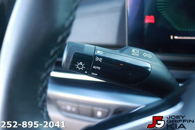 Certified 2026 Kia Carnival FWD image 25