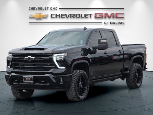 Used 2024 Chevrolet Silverado 2500 LTZ w/ LTZ Plus Package image 7