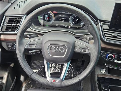 Certified 2025 Audi Q5 e Premium Plus w/ Premium Plus Package AWD/4WD image 14