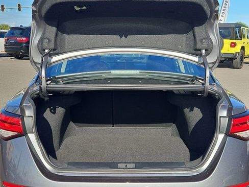 Used 2024 Nissan Sentra SV image 8