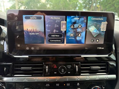 New 2026 Nissan Pathfinder SL FWD image 24