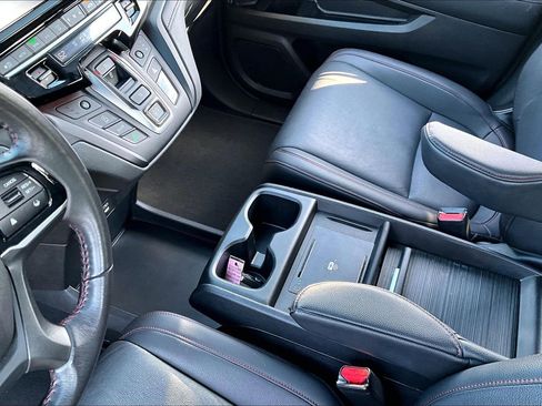 Used 2025 Honda Odyssey Sport-L image 14