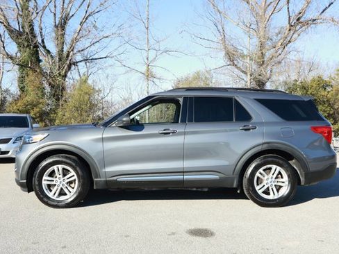 Used 2022 Ford Explorer XLT image 9