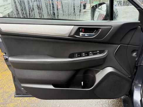 Used 2017 Subaru Outback 2.5i Premium image 21