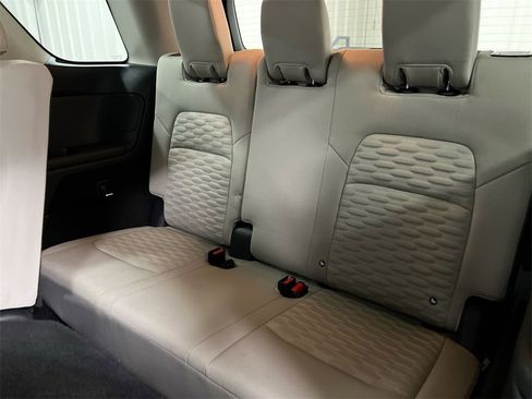 Used 2022 Nissan Pathfinder SV w/ SV Black Package image 28