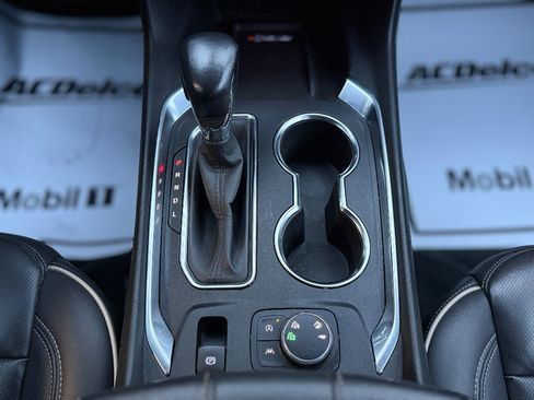 Used 2022 Chevrolet Traverse Premier image 14