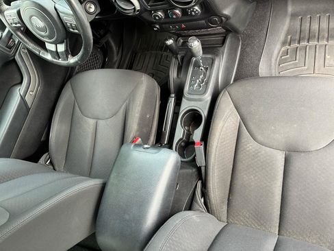 Used 2015 Jeep Wrangler Sport w/ Connectivity Group AWD/4WD image 17