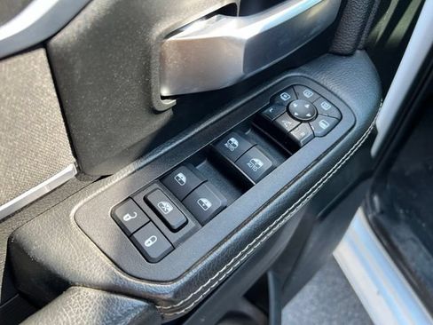 Used 2025 RAM 2500 Big Horn AWD/4WD image 23