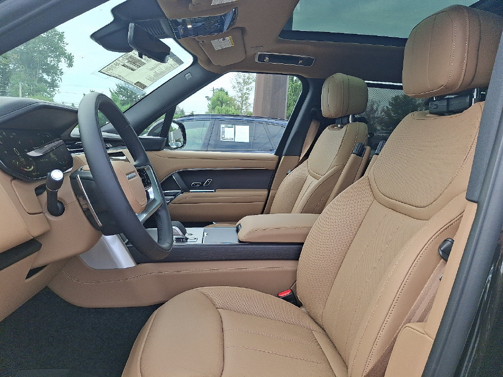 New 2026 Land Rover Range Rover Long Wheelbase SE AWD/4WD image 9