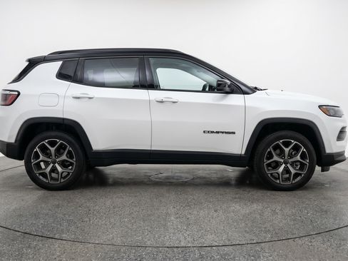 Used 2025 Jeep Compass Limited AWD/4WD image 11