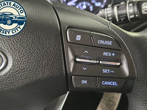 Used 2018 Hyundai Elantra GT FWD image 13