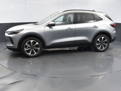 Used 2024 Ford Escape Platinum image 24