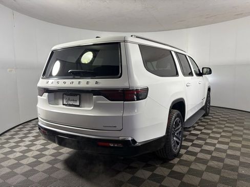 Used 2024 Jeep Wagoneer L Series II image 4