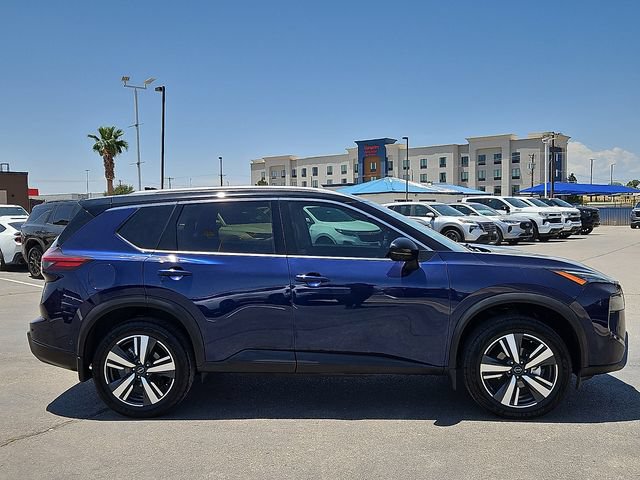 Used 2025 Nissan Rogue SL AWD/4WD image 5