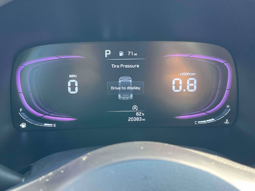 Used 2025 Kia Soul LX w/ LX Technology Package FWD image 23