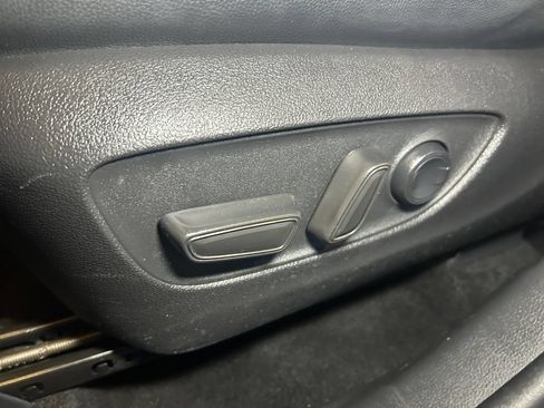 Used 2025 Toyota Highlander XSE AWD/4WD image 23