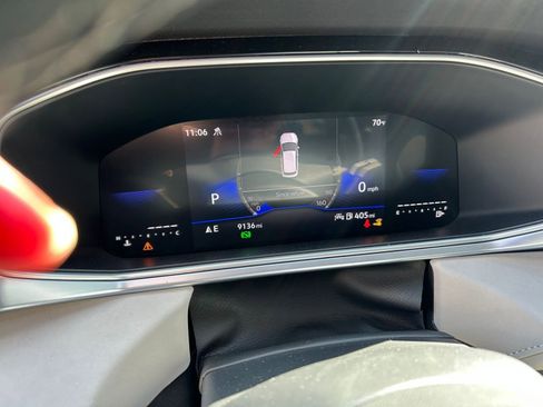 Used 2025 Volkswagen Taos SE image 25