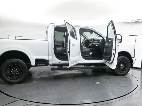 New 2026 Ford F250 Lariat w/ Black Appearance Package AWD/4WD image 34