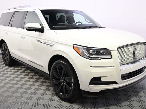 Certified 2022 Lincoln Navigator Reserve w/ Monochromatic Package image 8
