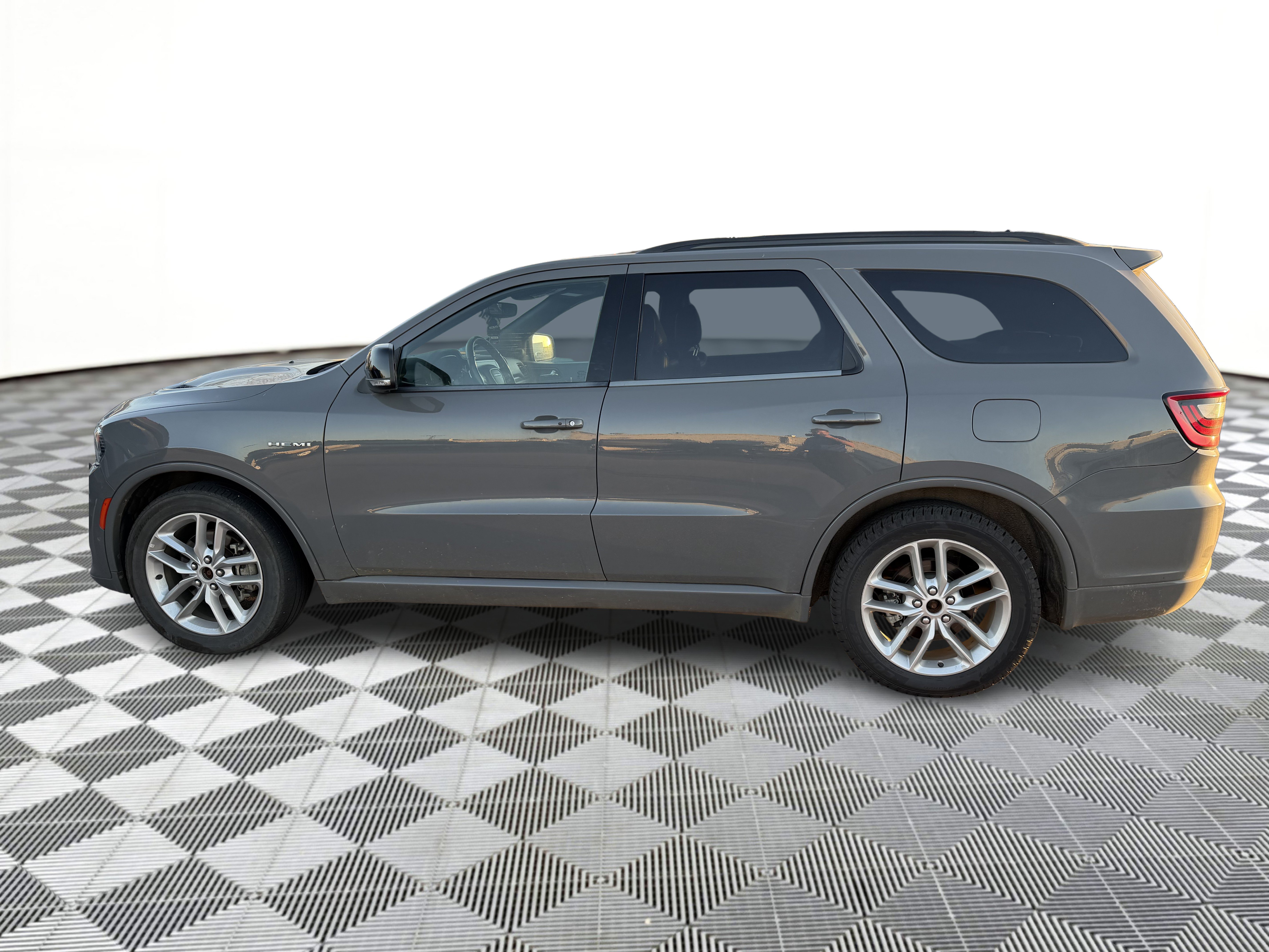 Used 2023 Dodge Durango R/T AWD/4WD image 2