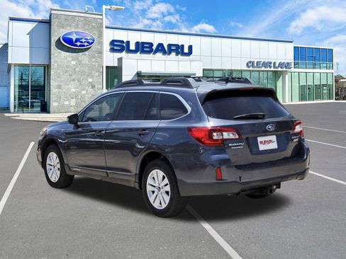 Used 2017 Subaru Outback 2.5i Premium AWD/4WD image 4