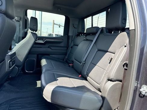 Used 2023 GMC Sierra 1500 SLT w/ SLT Premium Plus Package AWD/4WD image 23