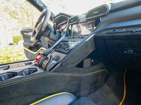 Used 2023 Lamborghini Urus Performante AWD/4WD image 92