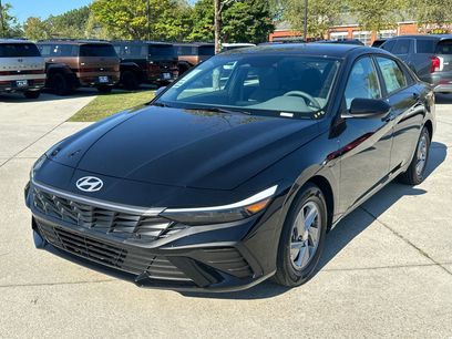 New 2025 Hyundai Elantra SE
