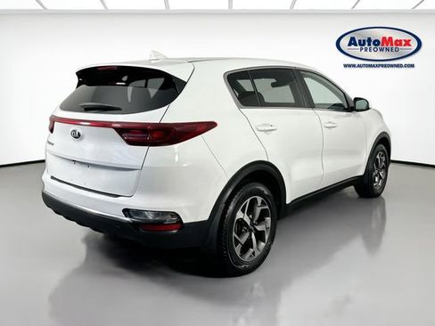 Used 2020 Kia Sportage LX image 2