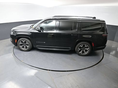 Used 2024 Jeep Wagoneer Series III AWD/4WD image 49