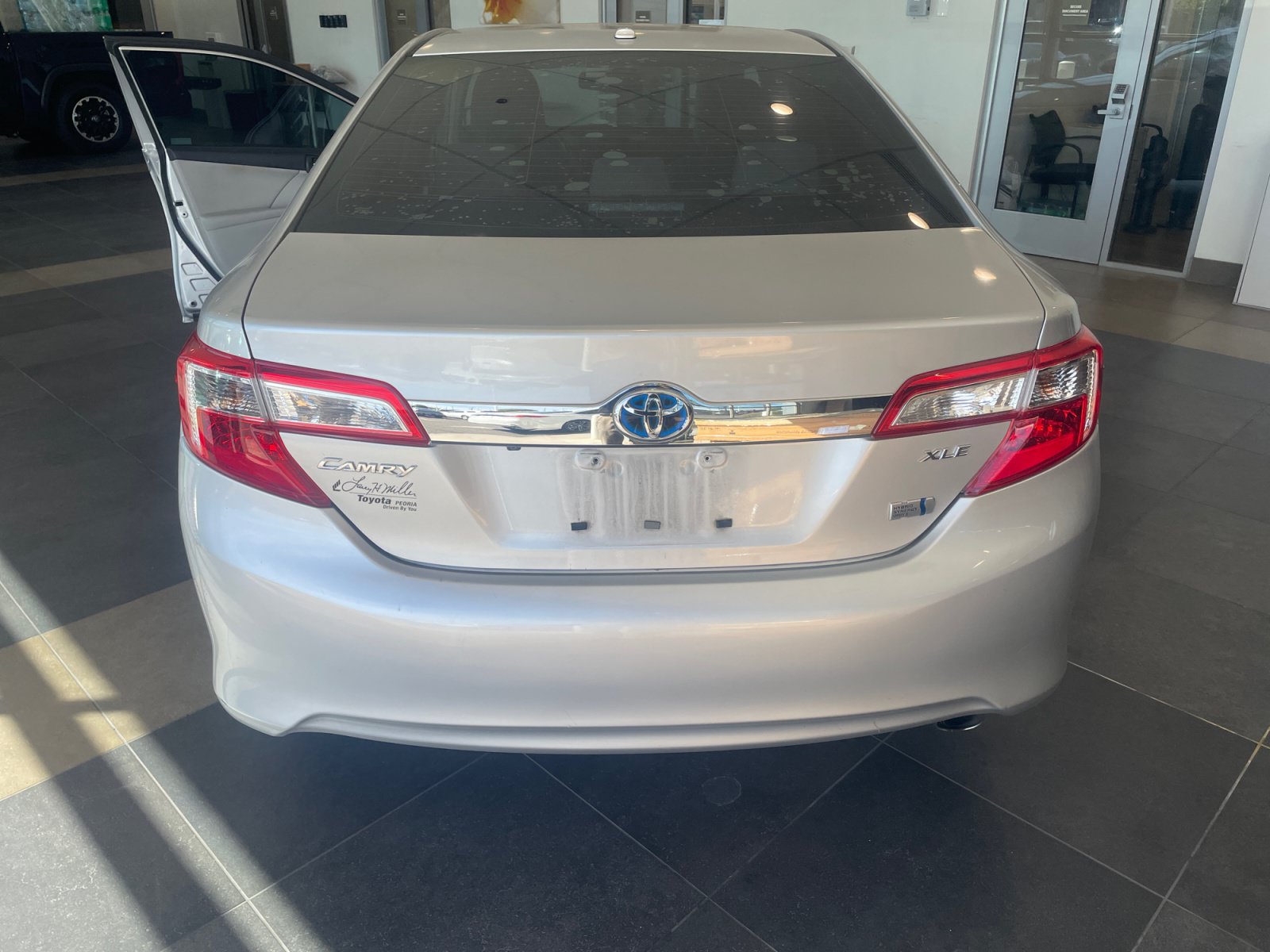 Used 2013 Toyota Camry XLE w/ Convenience Pkg FWD image 22