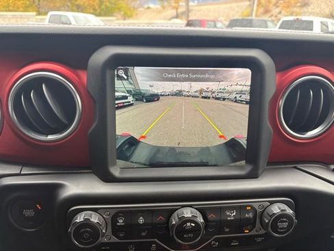 Used 2020 Jeep Gladiator Rubicon image 25