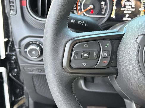 Used 2026 Jeep Wrangler Unlimited Rubicon AWD/4WD image 24