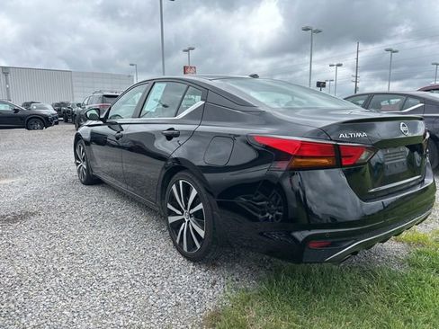 Used 2020 Nissan Altima 2.5 SR w/ Premium Package FWD image 3
