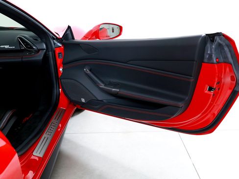 Used 2019 Ferrari 488 Spider RWD image 19