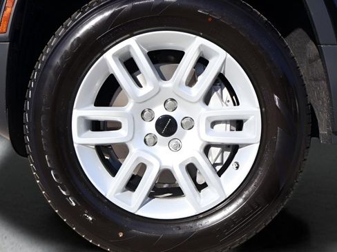 New 2026 Land Rover Defender 110 S image 29