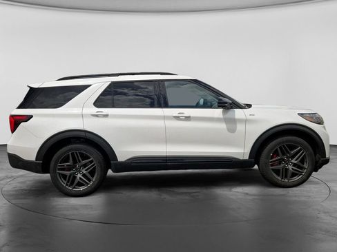 Used 2025 Ford Explorer ST-Line w/ ST-Line Street Pack AWD/4WD image 5
