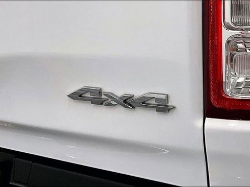 Used 2022 RAM 1500 Big Horn AWD/4WD image 9