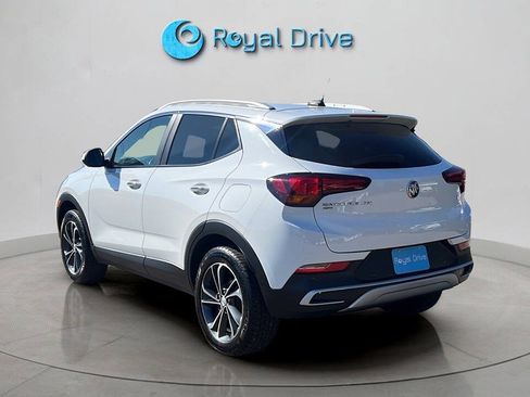 Used 2021 Buick Encore GX Select w/ Advanced Technology Package AWD/4WD image 3