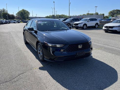 Used 2023 Honda Accord EX image 1
