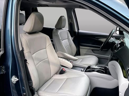 Used 2019 Honda Pilot Touring image 9