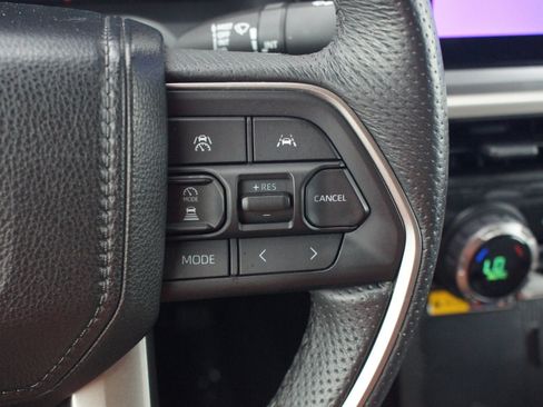 Used 2024 Toyota Tacoma TRD Off-Road w/ TRD Off Road Premium Package AWD/4WD image 11
